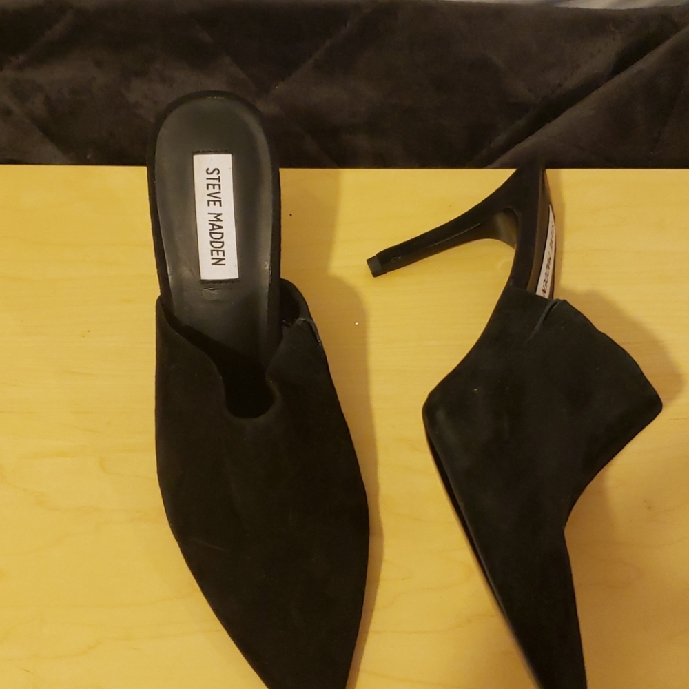 New Steve Madden Black Suede Mules